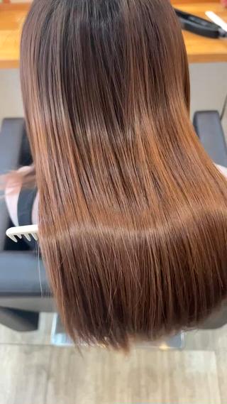 セミロング 東 麻祐子のヘアスタイル