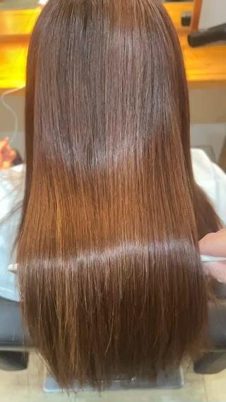 ロング 東 麻祐子のヘアスタイル