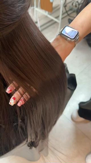 ロング 新野 百恵のヘアスタイル