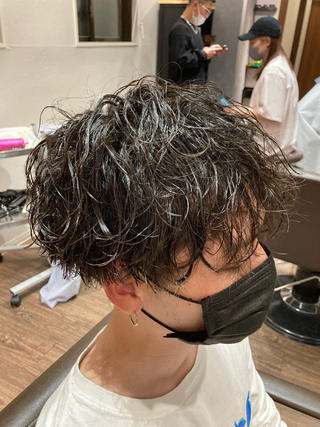 ショート パーマ UNCHEL所属・橋本 和弥のヘアスタイル