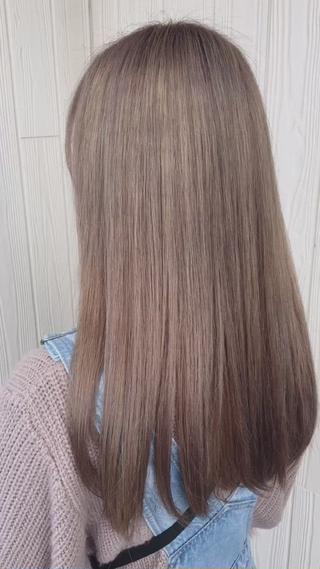 人気トレンドカラーミルクティカラー

ブリーチ1回

※ブリーチが必要となるカラーです
 