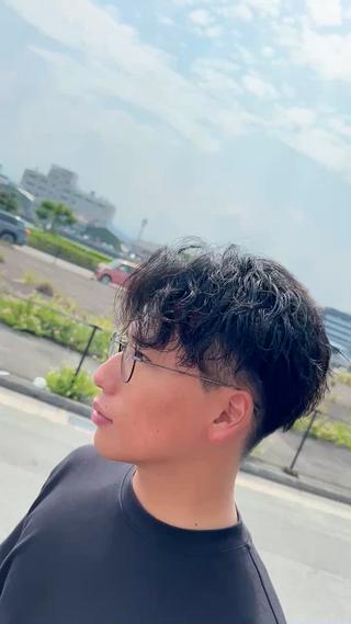 ショート パーマ メンズ 西岡 勇人のヘアスタイル