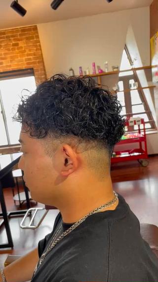 ショート パーマ メンズ 西岡 勇人のヘアスタイル