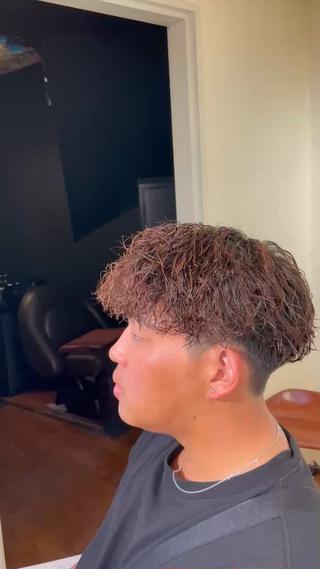 ショート パーマ メンズ 西岡 勇人のヘアスタイル