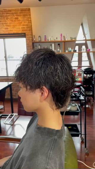 ショート パーマ メンズ 西岡 勇人のヘアスタイル