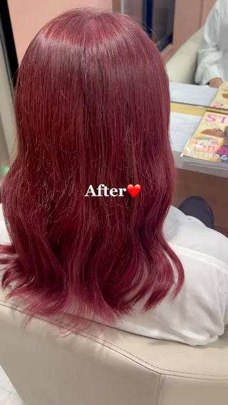 秋にはレッドカラーがとってもおすすめです
イメチェンにもぴったりなのでぜひ
 