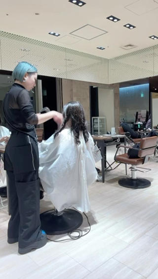 ロング パーマ SHION/銀座 まとまるカット🩵のヘアスタイル