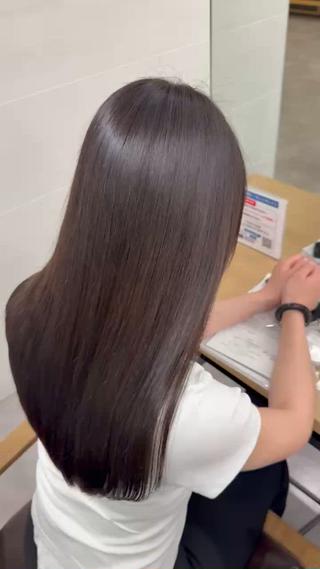 ロング カラー 韓国レイヤー🪽 無重力パーマナツキのヘアスタイル