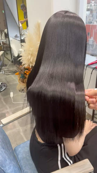 ︎乾かすだけで艶々でまとまる！それが縮毛矯正です！
︎毎朝のアイロン入らず！
︎カウンセリングの際に細かくご相談させていただきます！ 