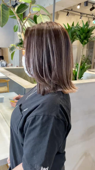 コントラストの効いたハイライト
頻繁にカラーできない方や、
ポイントブリーチのみでイメージチェンジしたい方におすすめです!