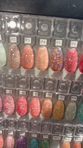 ネイル 岸 麗佳のネイルデザイン