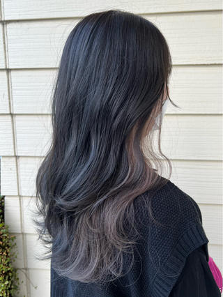 グレージュカラーのインナー
上は暗めのブルーアッシュに！！ 