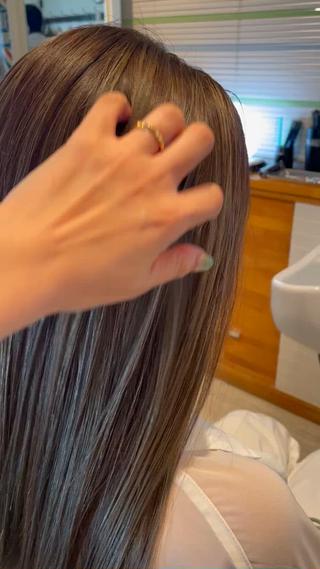 ロング カラー 通い続けられるサロン ママ美容師　明日香のヘアスタイル
