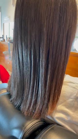 セミロング 通い続けられるサロン ママ美容師　明日香のヘアスタイル