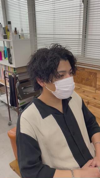 ミディアム パーマ メンズ かんばら りょーいのヘアスタイル