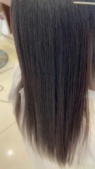 プレミアムストレート今までの縮毛矯正とはレベルが違います
ブリーチなどしていて諦めていた方も1度ご相談ください 
