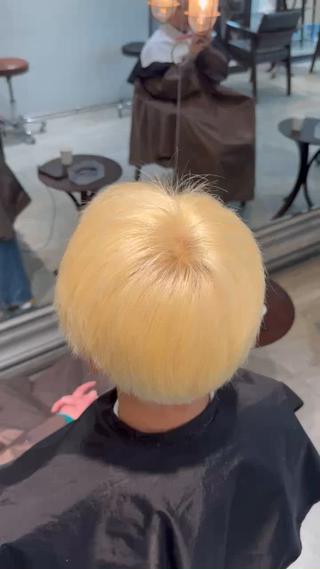 カラー メンズ ✨ハイトーン YUTO✨のヘアスタイル