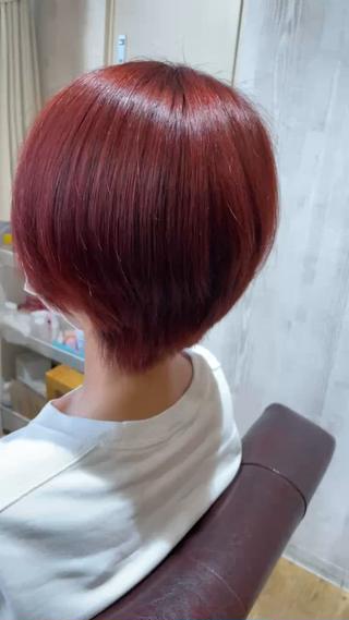
レッド系はブリーチ無しでもご希望の色味にできることが多いのでご相談ください！ 