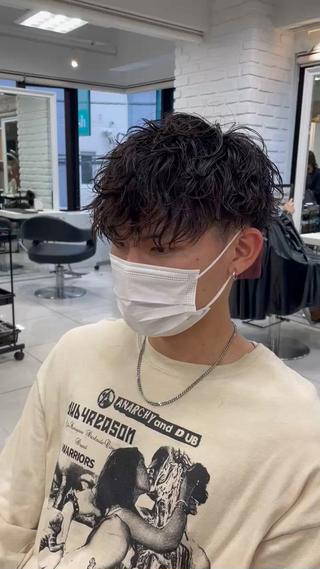 ショート パーマ メンズ フェザーパーマ職人 🪶ryosukeのヘアスタイル