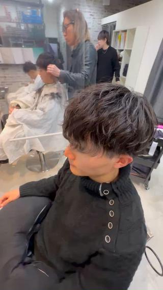パーマ メンズ 近江 直毅のヘアスタイル