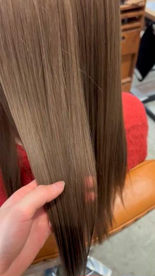 最上級トリートメントで艶のある髪の毛に♡

カラーも色持ち抜群です️


#トリートメント #ツヤカラー #透明感カラー 