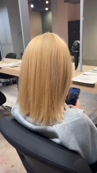 ミディアム Lia 瑠莉花のヘアスタイル