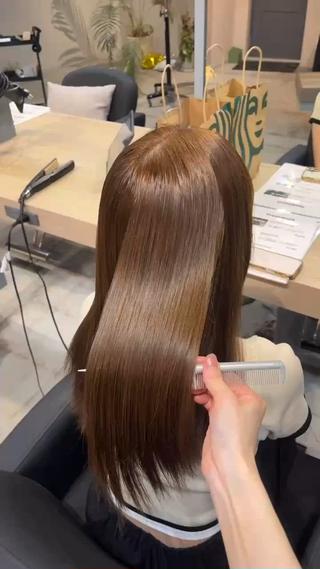 ミディアム Lia 瑠莉花のヘアスタイル