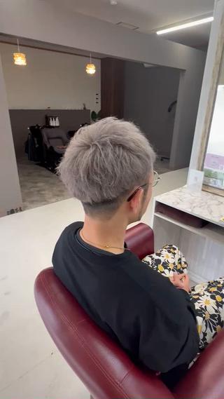 ホワイト系カラー 