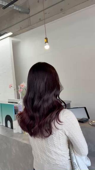 カラー miloc sayaのヘアスタイル