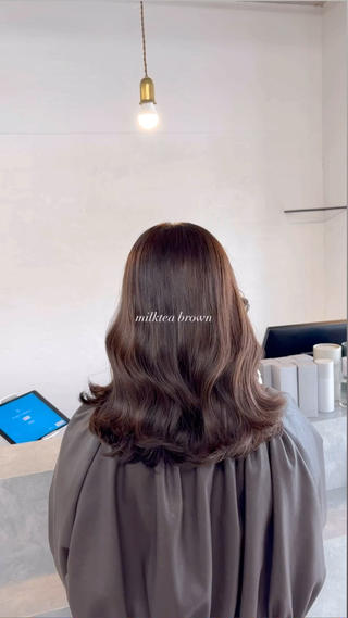 カラー miloc sayaのヘアスタイル