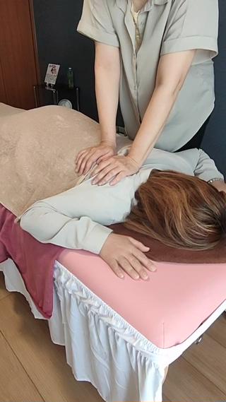肩こり、腰痛の方に人気です。
どの施術との相性もとてもいいです。