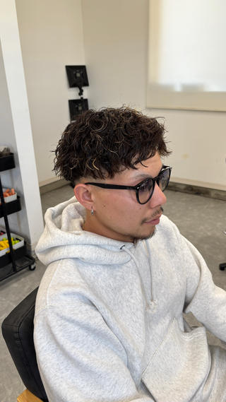 メンズ FeU【フゥ】所属・メンズパーマ WATARUのヘアスタイル