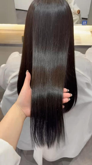 ロング 宮澤 由梨のヘアスタイル