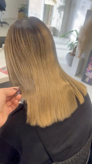 ★オススメご新規様髪質改善メニュー★
『パサつき、ダメージ、手触り、広がり』でのお悩み
・カット+カラー+髪質改善トリートメント
¥9,900
・カラー+髪質改善トリートメント
¥8,800
・ブリーチ有ダブルカラー+ダメージレスカラー+髪質改善トリートメント ¥12,100
『癖毛』でお悩み(うねり、広がり、パヤッとした毛)でのお悩みの方は縮毛矯正のクーポンをお選びください。
.
.
キレイ、可愛い美髪、艶髪になりませんか?
ReLien美容室でしかできない
透明感やツヤツヤカラーと髪質改善トリートメントの組み合わせで♧最高の美髪/透明感を再現します︎