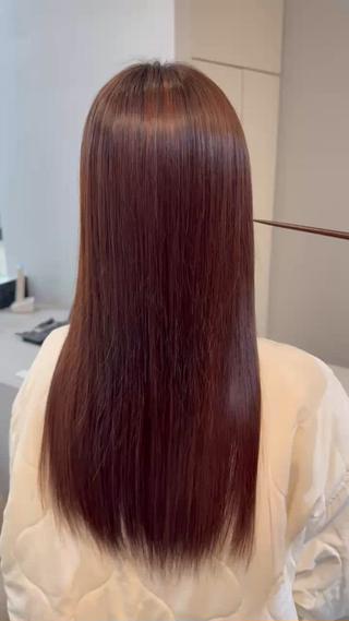 広がるくせもストレートをかける事でここまで艶々になります️