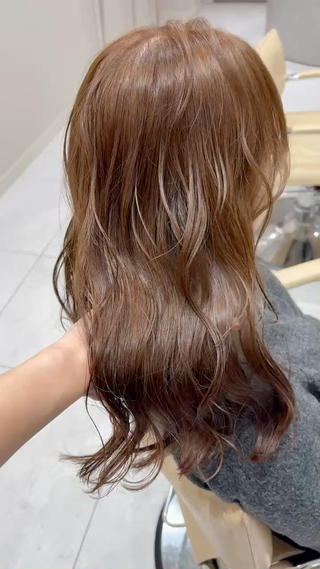 ロング カラー 暖色カラー/ブリーチ /ボブ/本間陽南のヘアスタイル
