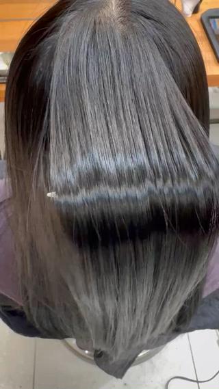 ブランドカラーに変更にてダメージ軽減と色持ちこのカラー剤の場合艶感も出ておすすめです
ぜひ 