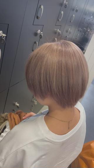 ショート カラー ヘアアレンジ 🧸ハイトーン🧸 ゆっきー🧸のヘアスタイル