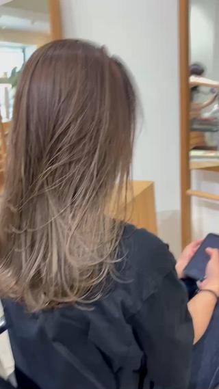 セミロング カラー hoNua. 栄/透明感カラーのヘアスタイル