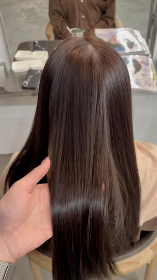 ワンカラーでつくるhazel brown
ダメージレスに明るいカラーができます! 