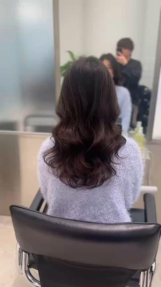 セミロング パーマ ARMONY大阪店 コテ巻き風パーマのヘアスタイル