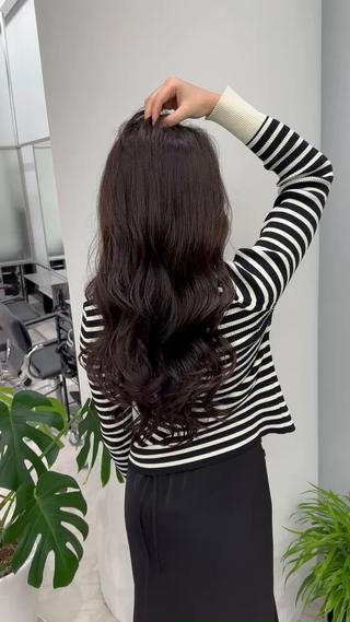 ロング パーマ ARMONY大阪店 コテ巻き風パーマのヘアスタイル