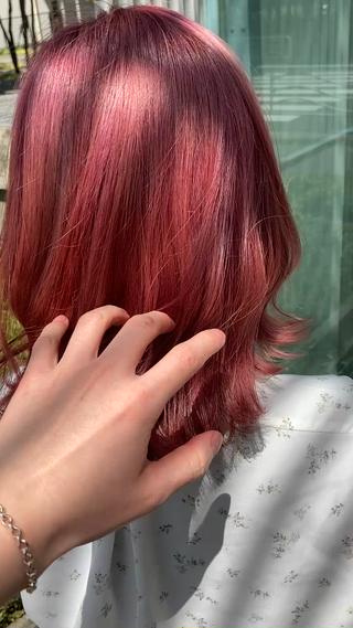 ピンク / ミディアム / 外ハネ
銀座マンツーマン施術