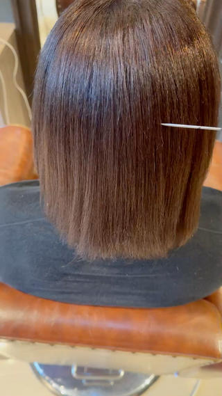 縮毛矯正
癖が取れて
喜んでいただけました
サラサラヘア