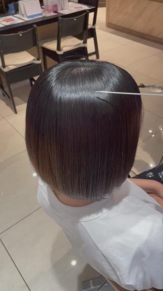 弱酸性の新しい薬剤で優しくストレートヘアに 