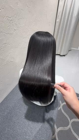 ロング LyriQ所属・池戸 梨衣のヘアスタイル