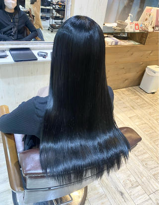 .
髪質改善トリートメントとはまた別です☆
何回洗っても、乾かしただけでこのまとまりです！
仕上げアイロンは使ってません。
.
.
.
こんな方におすすめ↓
.
ダメージ毛。
ブリーチ毛。
縮毛が落ちてきてパサパサ。
うねりが気になる。
強い癖毛。
傷んで見える髪質。
剛毛。
細毛でダメージしやすい。
パーマを落として艶髪にしたい。
他店さんで満足できなかった。
とにかく艶々になりたい！
.
.
.
髪質、履歴、ダメージに合わせて薬剤調合をさせて頂きます！
.
.
ハイレベルな艶髪にしたい方☆
オススメです☆
. 