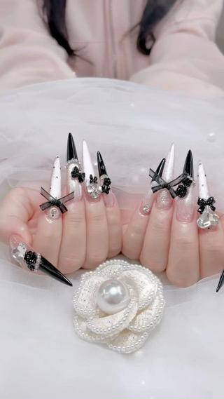 ネイル YURI NAILのネイルデザイン