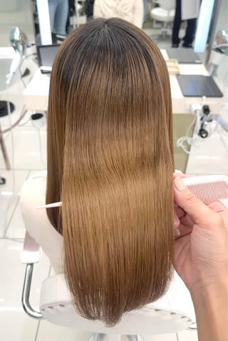 COAオリジナル4stepトリートメントで髪の内部から補修し、ツヤサラな髪の毛へ 