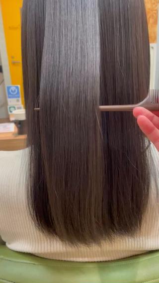 酸性ストレート️
ツヤツヤになって、扱いやすい髪になります 